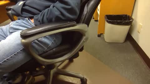 useemie online show from 04/10/26, 07:40