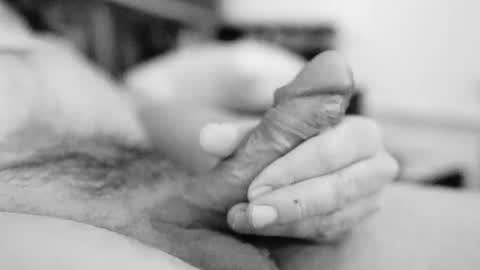 Snapshot of user2f chatting on 12/19/24, 01:29 steve online show from 12/19/24, 01:29