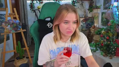 Leila online show from 01/01/25, 01:15