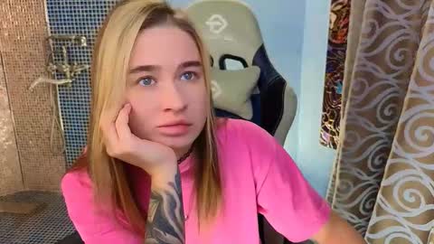 Leila online show from 10/03/25, 09:34