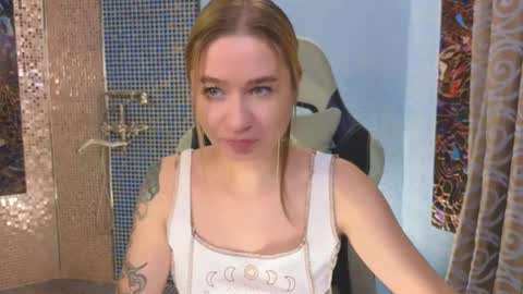 Leila online show from 10/19/25, 06:30