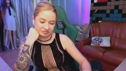 Leila online show from 11/27/25, 06:26