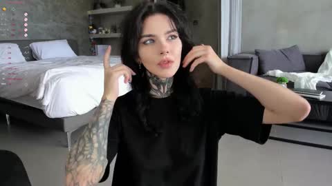 Eva online show from 12/03/25, 06:32