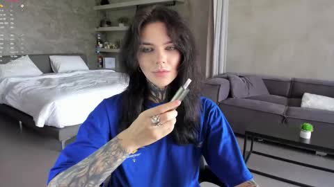 Eva online show from 12/17/25, 08:20