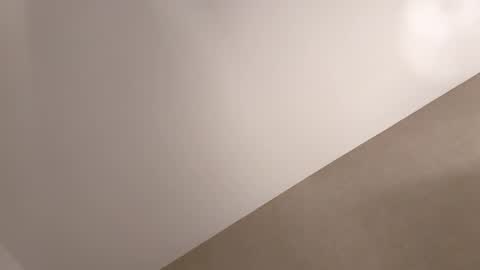 Snapshot of uwvvlvip chatting on 10/26/25, 01:00 uwvvlvip online show from 10/26/25, 01:00