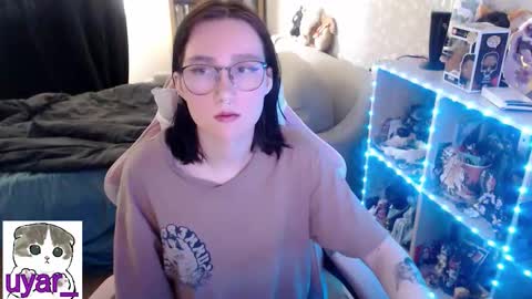 Snapshot of uyar_ chatting on 09/11/25, 11:32 Cara online show from 09/11/25, 11:32
