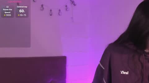 v1cky_ online show from 11/30/25, 01:09