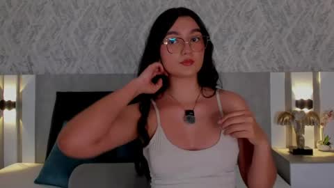 Snapshot of vaalentina_lux chatting on 06/01/26, 03:36 Vaalentina Lux online show from 06/01/26, 03:36