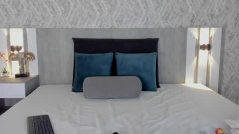 Snapshot of vaalentina_lux chatting on 06/12/26, 02:49 Vaalentina Lux online show from 06/12/26, 02:49