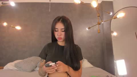 VAELINA ANGELS online show from 03/22/26, 05:00