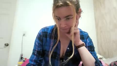 Snapshot of vagimosa chatting on 10/24/25, 09:00 vagimosa online show from 10/24/25, 09:00