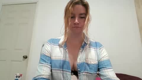 Snapshot of vagimosa chatting on 11/06/25, 04:02 vagimosa online show from 11/06/25, 04:02