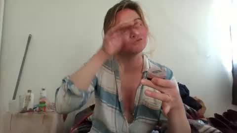 Snapshot of vagimosa chatting on 12/04/25, 07:55 vagimosa online show from 12/04/25, 07:55