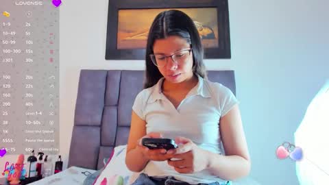 Vahiolet smith online show from 03/25/26, 03:23