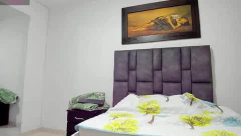 Vahiolet smith online show from 04/14/26, 03:12