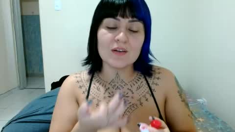 Snapshot of vaholiver chatting on 06/17/26, 07:59 Vah Oliver online show from 06/17/26, 07:59
