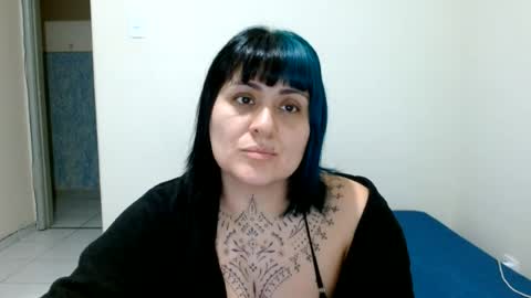 Snapshot of vaholiver chatting on 07/17/26, 09:19 Vah Oliver online show from 07/17/26, 09:19