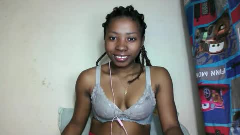 vailla02 online show from 09/30/25, 08:03