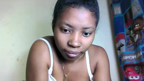 vailla02 online show from 10/07/25, 07:22