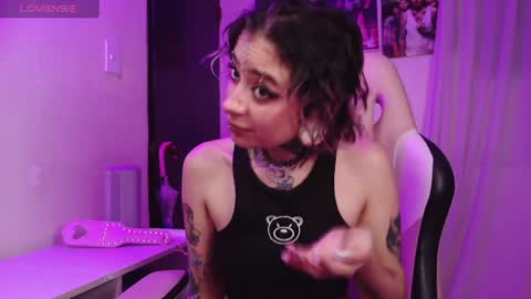 Vainilla Independent model online show from 02/09/25, 12:06