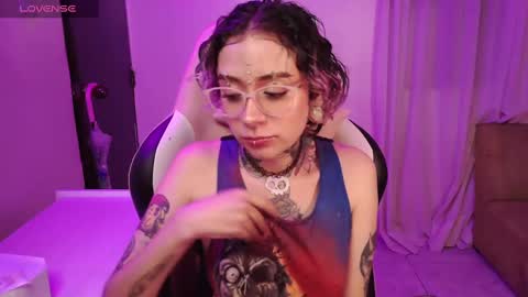 Vainilla Independent model online show from 02/22/25, 10:09