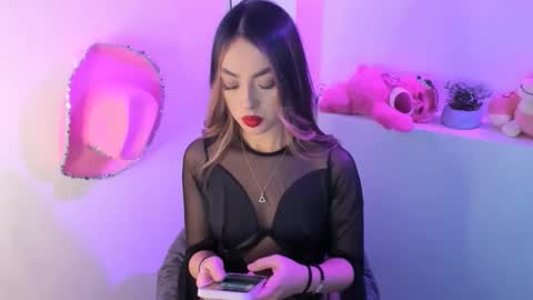 vaiolett_69 online show from 02/12/26, 01:44