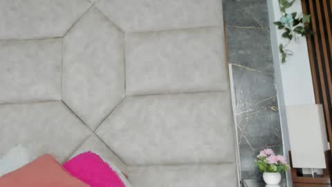 V A I O L E T T  S M I T H online show from 12/01/25, 12:21