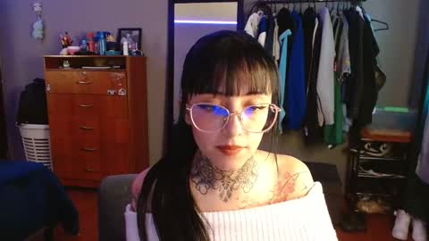 Snapshot of val_azuna chatting on 11/27/25, 01:46 valentina online show from 11/27/25, 01:46