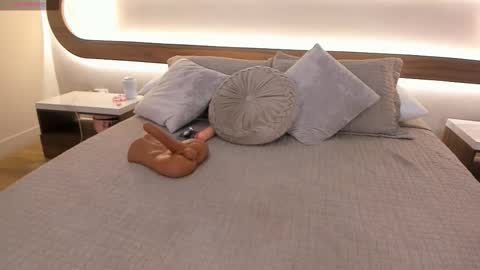 Valentina online show from 10/17/25, 02:37