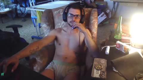 valdivar__ online show from 04/28/26, 12:32