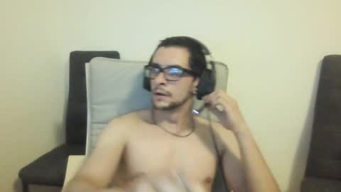 valdivar__ online show from 06/25/26, 02:33