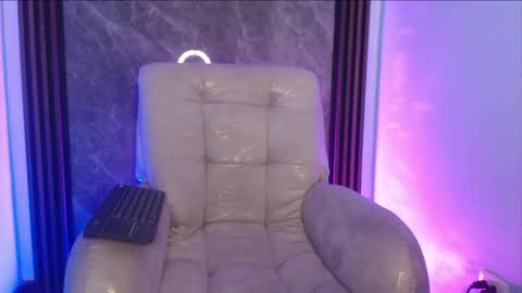 Snapshot of vale_queeny chatting on 05/25/26, 03:01 vale_queeny online show from 05/25/26, 03:01