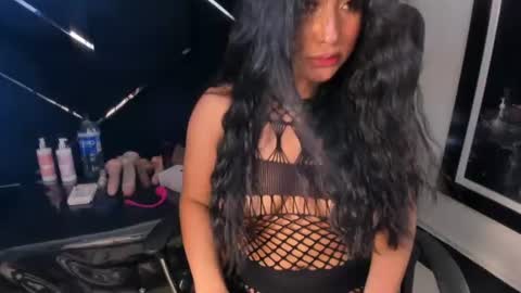 Snapshot of valen_lopeez chatting on 07/18/26, 05:44 valen lopeez online show from 07/18/26, 05:44