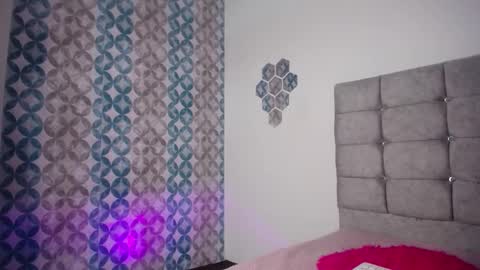 Snapshot of valen_luxxx chatting on 01/09/26, 07:59 valen_luxxx online show from 01/09/26, 07:59