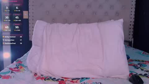 Snapshot of valen_thompson chatting on 02/11/25, 01:20 IG-valen mendoza99 twitter valenthompson99 online show from 02/11/25, 01:20