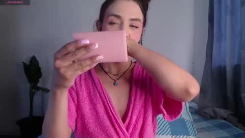 IG-valen mendoza99  twitter valenthompson99 online show from 05/17/26, 10:17