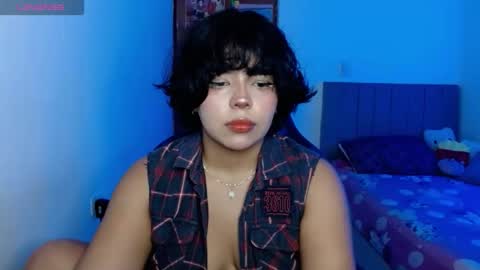 Snapshot of valenbeauty chatting on 05/07/26, 02:17 valenbeauty online show from 05/07/26, 02:17