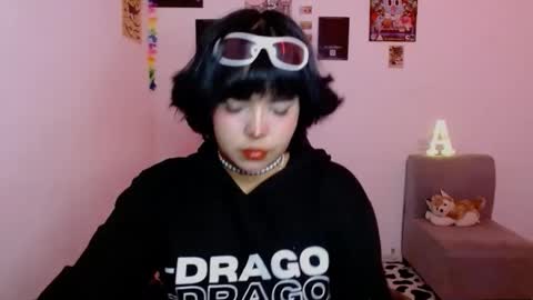 Snapshot of valenbeauty chatting on 06/03/26, 02:03 valenbeauty online show from 06/03/26, 02:03