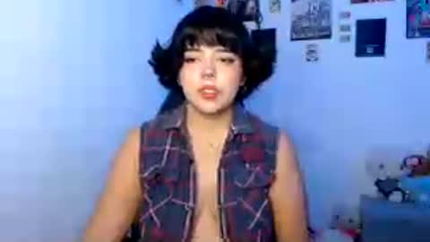 Snapshot of valenbeauty chatting on 07/09/26, 02:04 valenbeauty online show from 07/09/26, 02:04