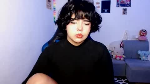 Snapshot of valenbeauty chatting on 07/17/26, 02:07 valenbeauty online show from 07/17/26, 02:07