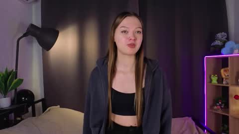 Lisa online show from 11/12/25, 04:24