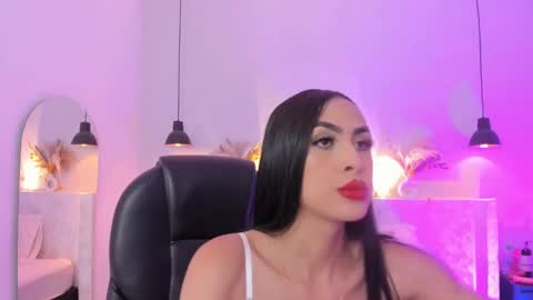 Snapshot of valenn__smith chatting on 02/12/25, 12:33 Valentina online show from 02/12/25, 12:33