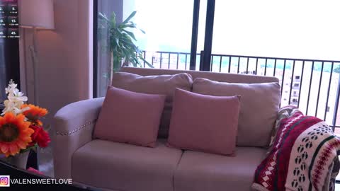 Snapshot of valensweetlove chatting on 01/04/25, 05:26 Valen online show from 01/04/25, 05:26