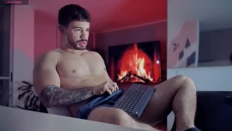 valenthinoking online show from 12/21/25, 04:19