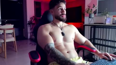 valenthinoking online show from 08/02/26, 12:09