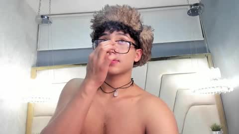 Valentin0 online show from 11/05/25, 09:48