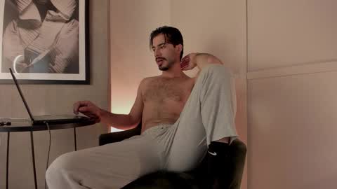 valentin_hoffman online show from 11/13/25, 11:53