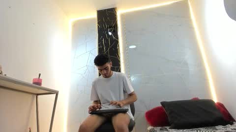 VALENTIN  online show from 03/16/26, 02:28