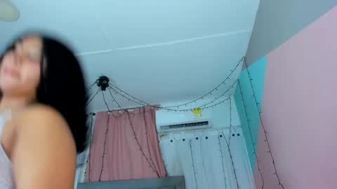 Valentina online show from 11/06/25, 04:02