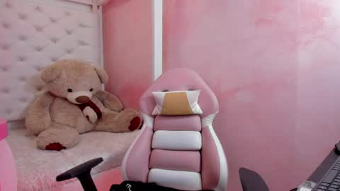 VALENTINA  online show from 05/21/26, 03:57